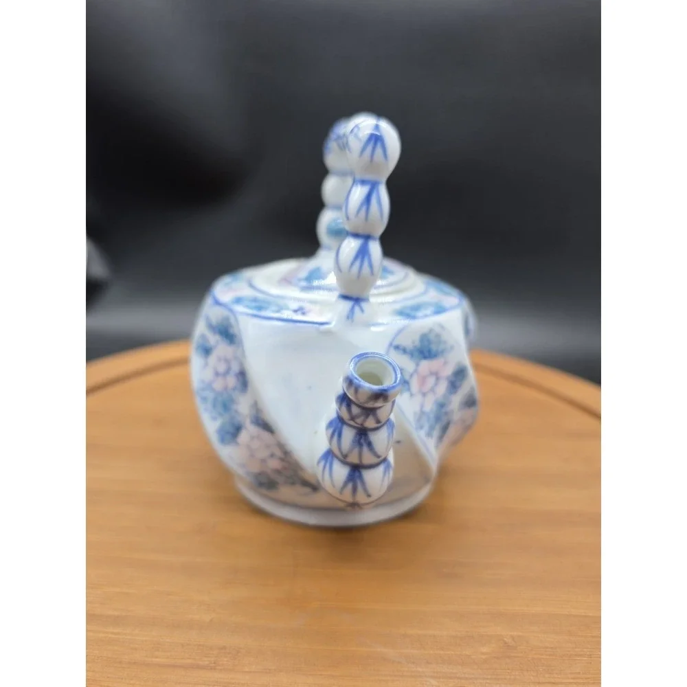 Asian Decor Chinese Decorative‎ Floral Small Teapot Collectible
